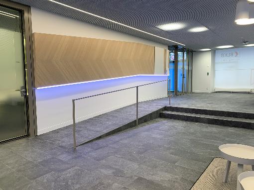 Bilder 1-3: Die verwendeten Furnier-Decks repr�sentieren auf sch�ne und nachh...